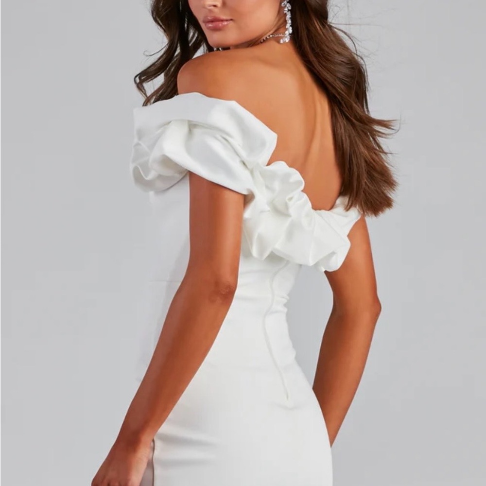 Windsor Elegant Formal Off-Shoulder White Dress